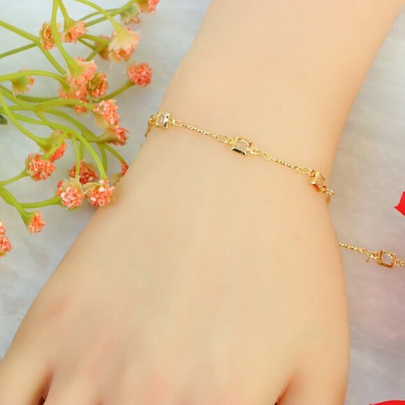 "New Beautiful Design Bracelet for Women/Girls, Gift, B527 - Picture 4 of 10